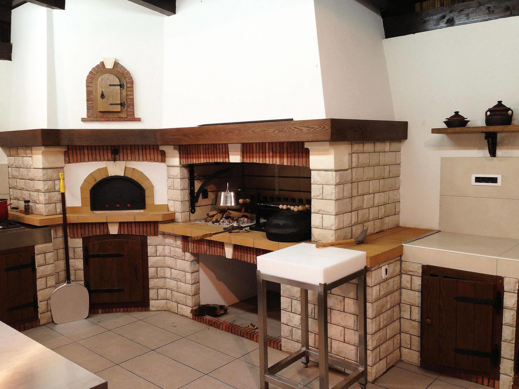 Guest house Mukinja 3*